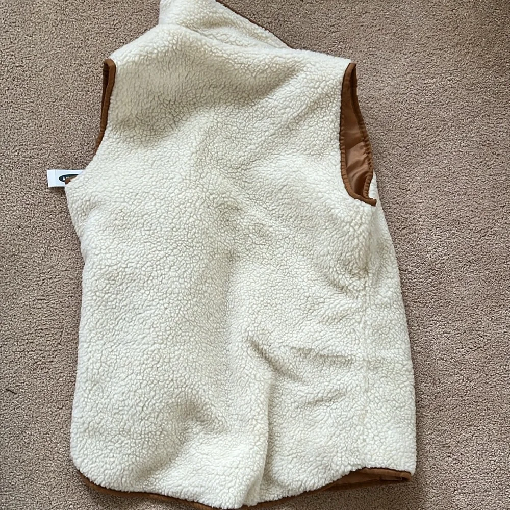 Old Navy Sherpa Vest - Picture 3 of 4